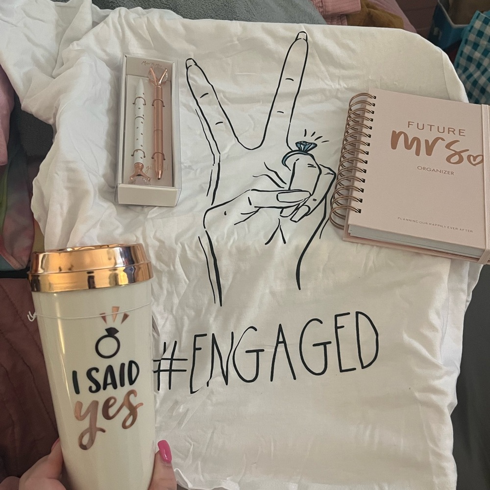 2xl engaged tshirt. Wedding planner. Tumbler. Pens.